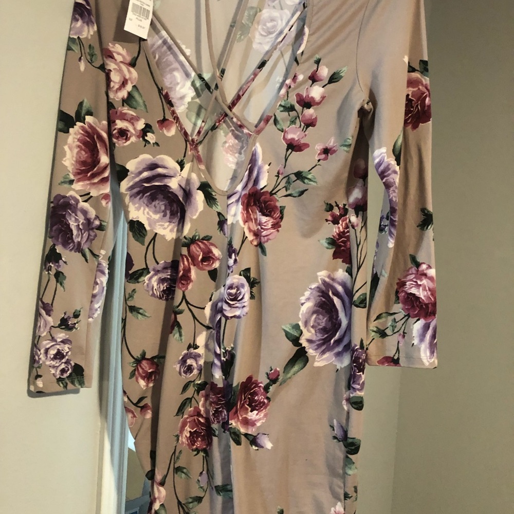 Open back long sleeve floral dress